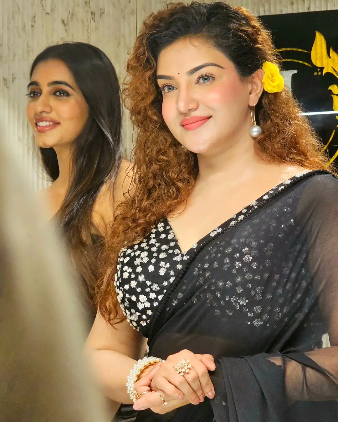 MALAYALAM ACTRESS HONEY ROSE IN BLACK SAREE SLEEVELESS BLOUSE 8